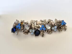Vintage Art Designer Blue Carbochan Floral Bracelet
